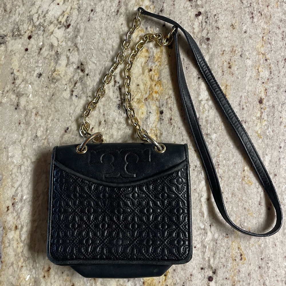 Black Quilted Chain Shoulder Bag